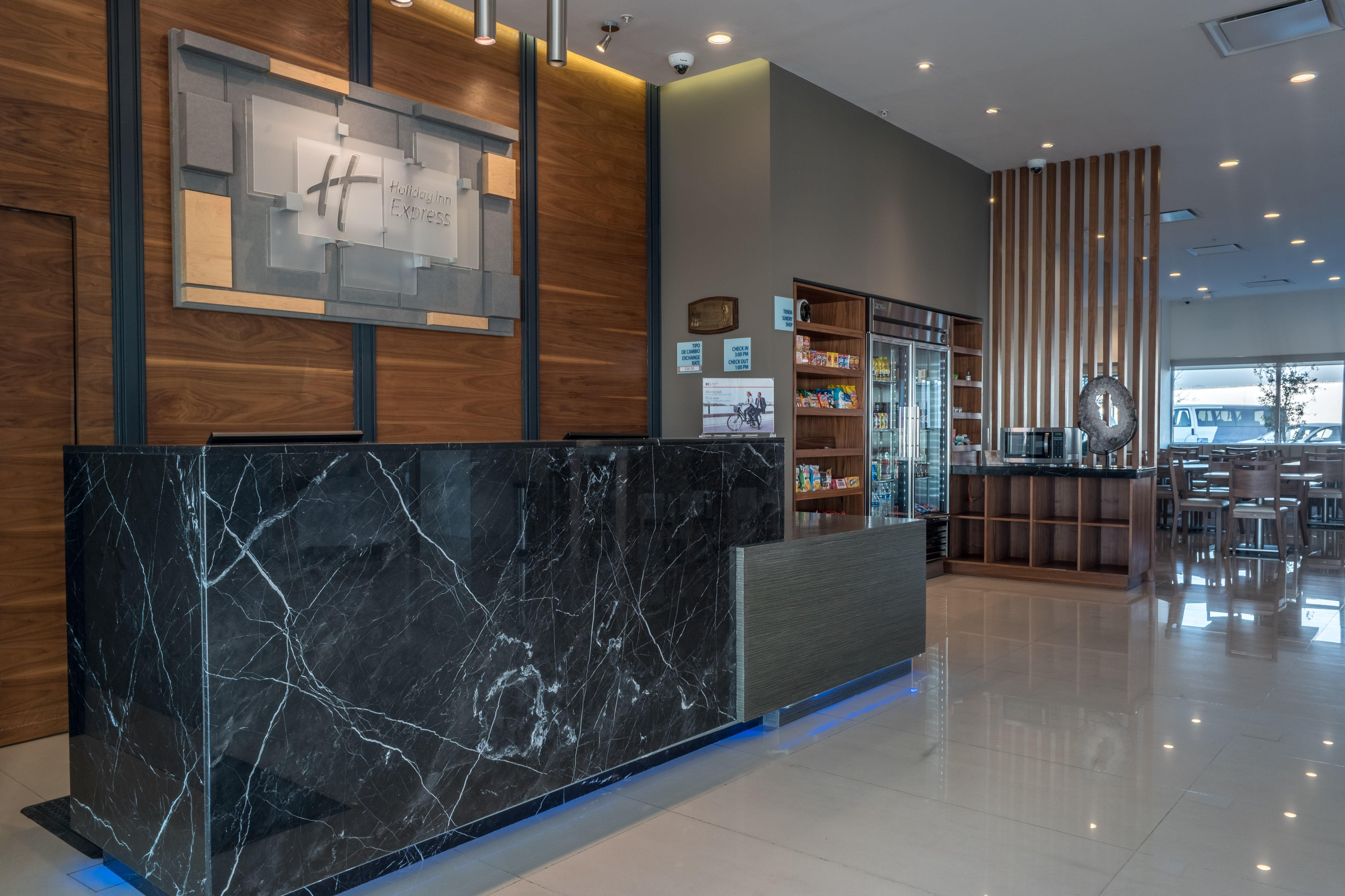 Holiday Inn Express & Suites Silao Aeropuerto Terminal, An Ihg Hotel 외부 사진